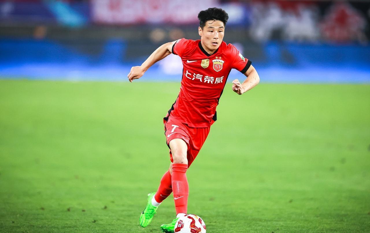 九游体育包含赛后上海海港调整名单以备亚洲杯，队长鼓劲环节打磨，引发热议，身体对抗强度拉满的词条